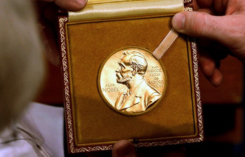 Лауреатами Нобелевской премии по медицине 2015 года стали ирландец, японец и китаянка - ảnh 1